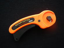 Load image into Gallery viewer, Rotary cutter