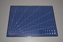 Load image into Gallery viewer, Cutting mat