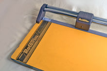 Load image into Gallery viewer, Rotatrim cutter