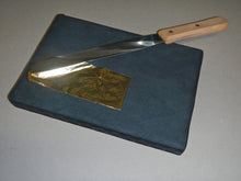 Load image into Gallery viewer, gilding cushion